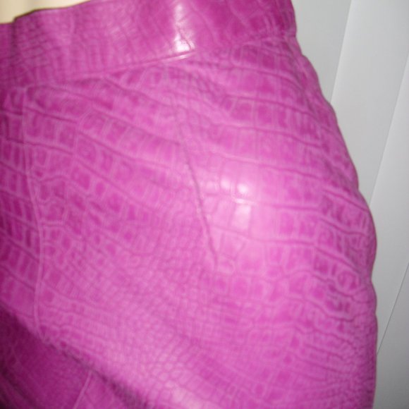 Andrew Marc,genuine leather,pink fuschia,alligator pattern,pencil cut,Brand New - Picture 4 of 6